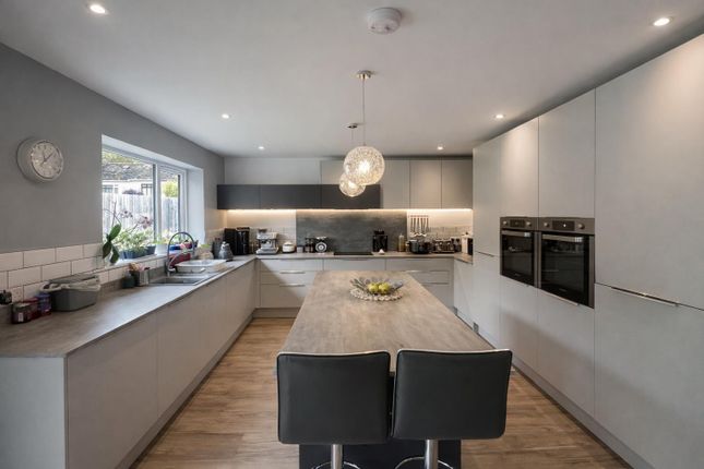 19A, Woodland Avenue, Dursley photo 3