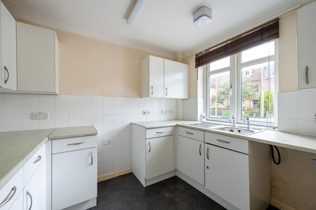 26, High Street, Andover photo 4