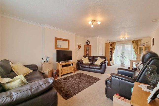 22, West Road, Ruskington photo 2