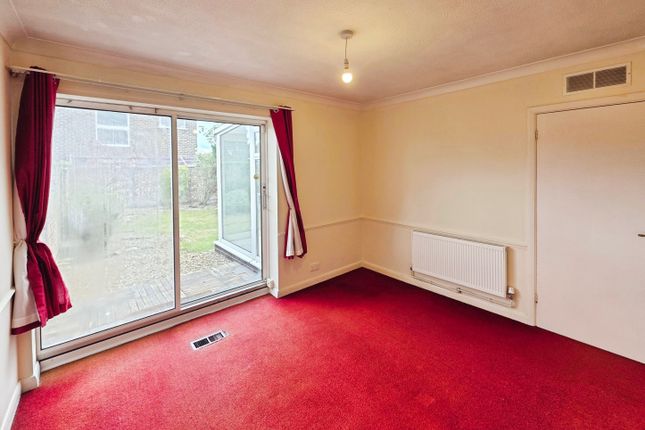 16, Peterborough photo 3