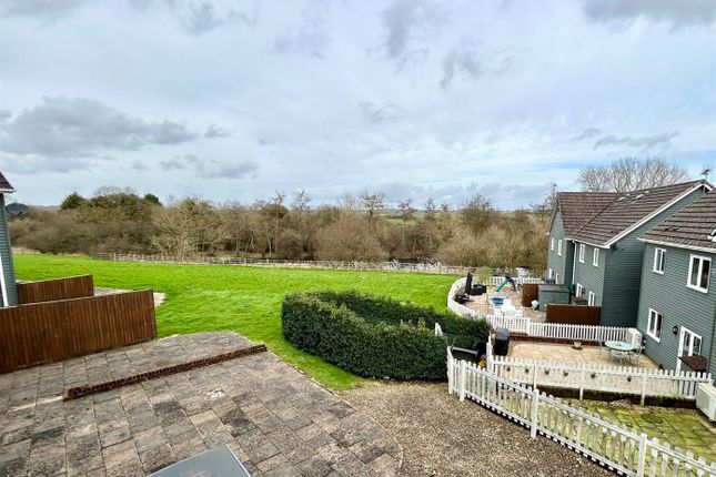 10, Wiltshire Crescent, Royal Wootton Bassett photo 3