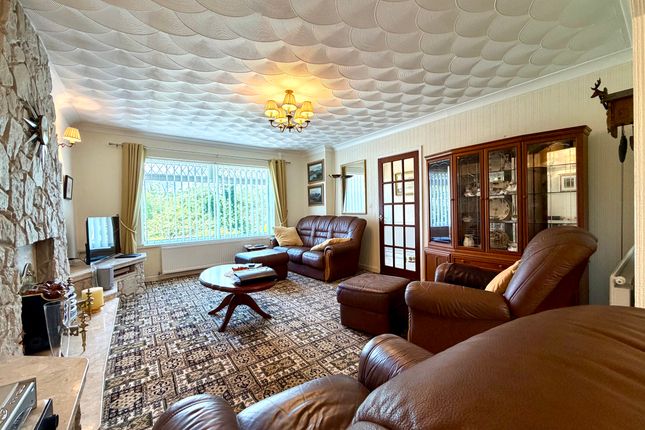 28 Lakeside Gardens, Merthyr Tydfil photo 3