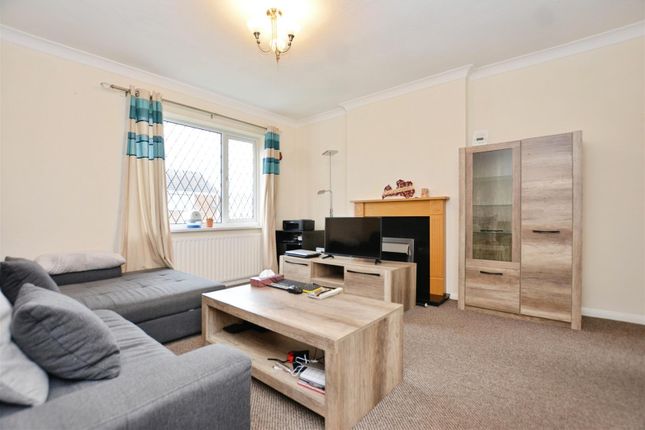 69, Ancaster Court, Scunthorpe photo 2