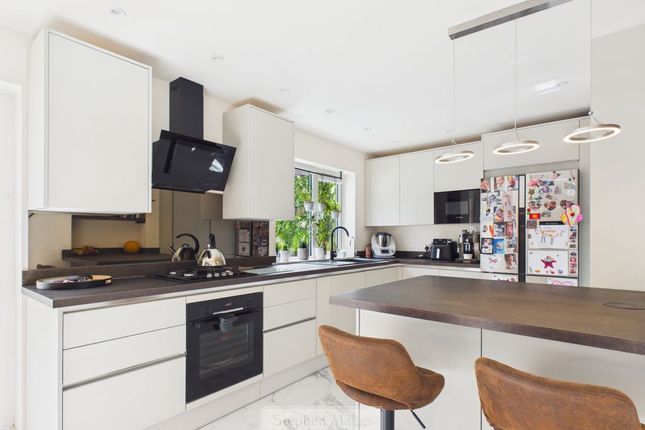 65, Crosscombe Drive, Bristol photo 4