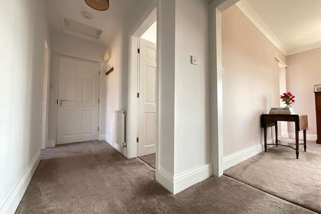 7 Lowdale Court Weydale Avenue, Scarborough photo 3