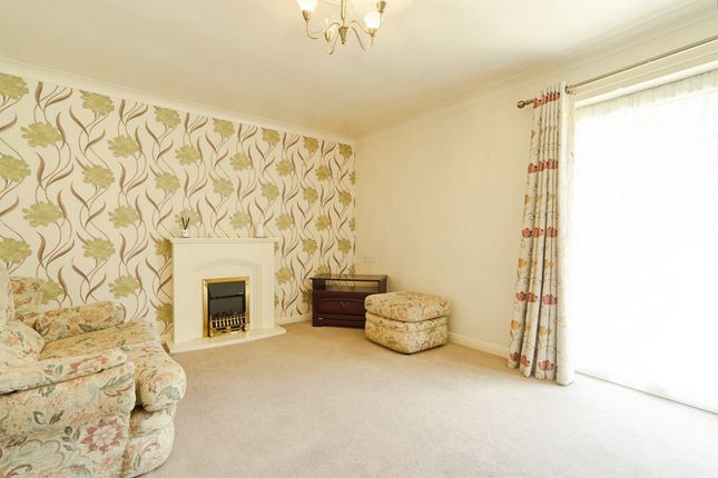 15, Maple Croft, LEEDS photo 4