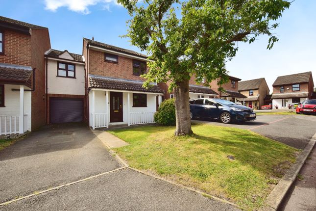 Thumbnail Link-detached house for sale in Fallowfield Close, Weavering, Maidstone, Kent