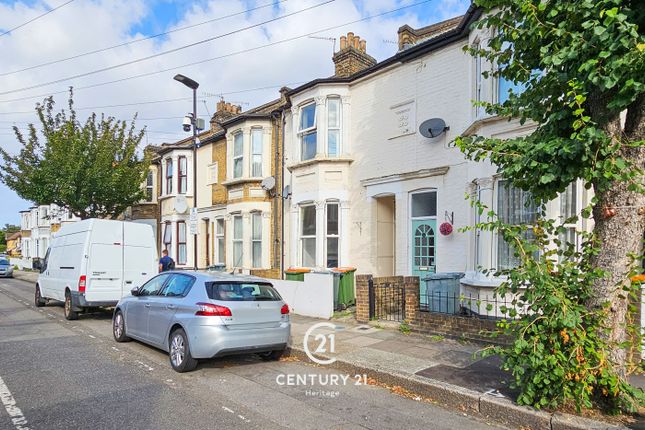 Flat for sale in Keogh Road, London