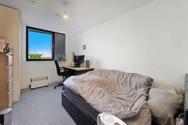 Flat 24, The Icon, Southernhay, Basildon photo 2