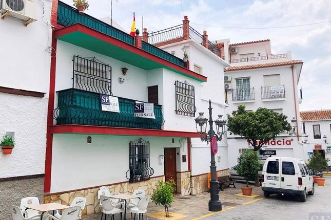 Town house for sale in Canillas De Aceituno, Andalusia, Spain