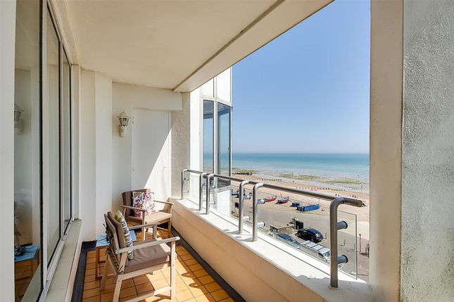 Flat 11, Seaspray Marine Parade, Worthing photo 4