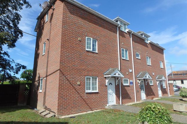 Thumbnail Flat to rent in Parkside Walk, New Milton