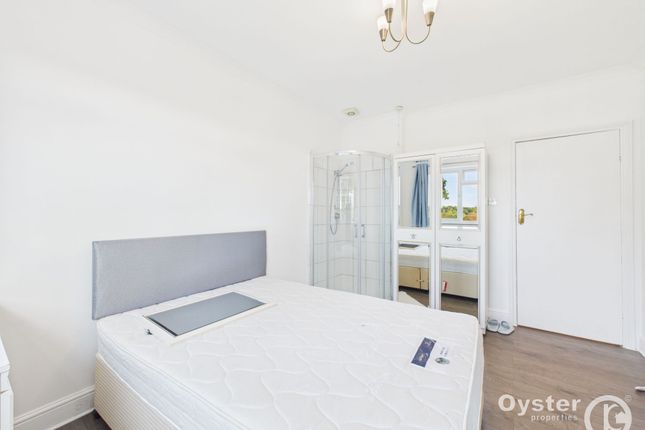 1471b High Road, London photo 4