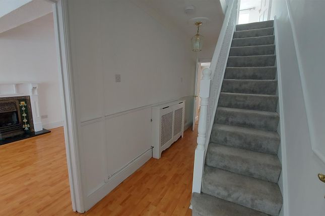 17, Bank Street, Maesteg photo 3