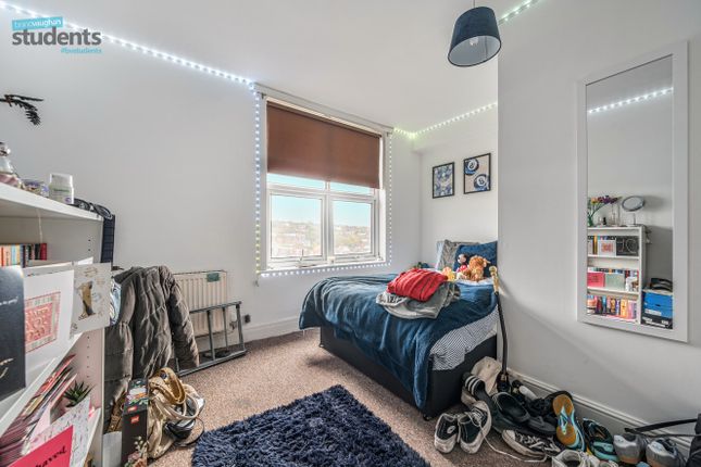 17B2Acbf-7c72-447...