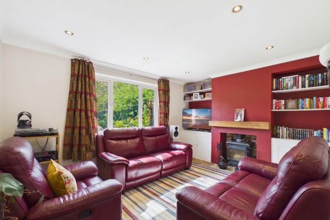 4, Moor Park, Aylesbury photo 3
