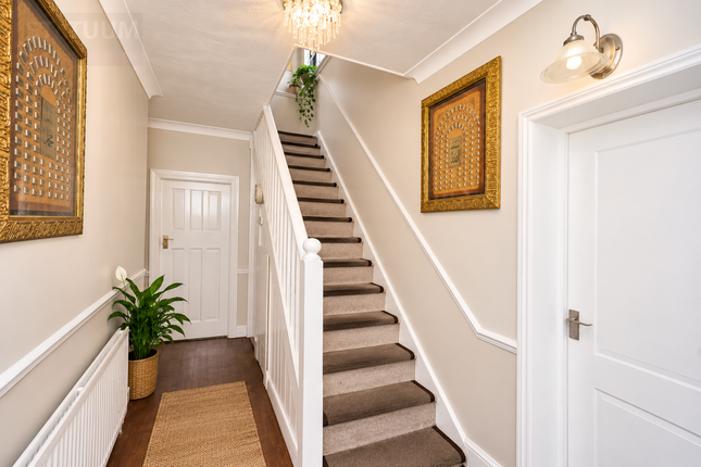 10, Tavistock Gardens, Redbridge photo 2