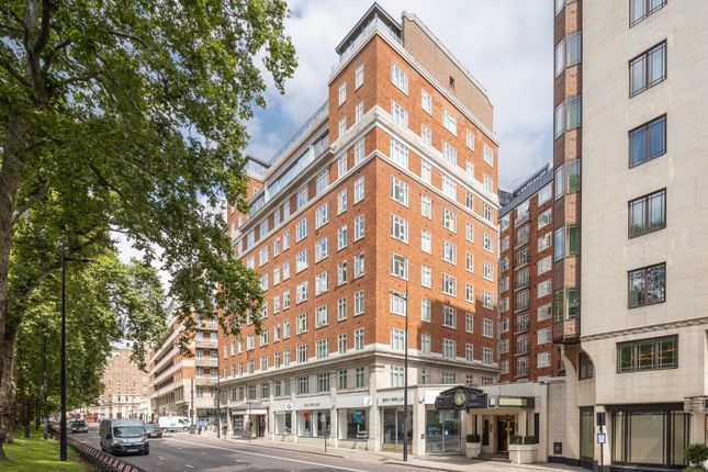 Office to let in Park Lane, London