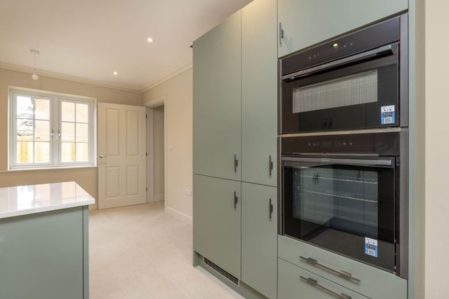 3, Swan Green, Southwold photo 2
