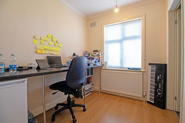 109 Cliff Gardens, Scunthorpe photo 4