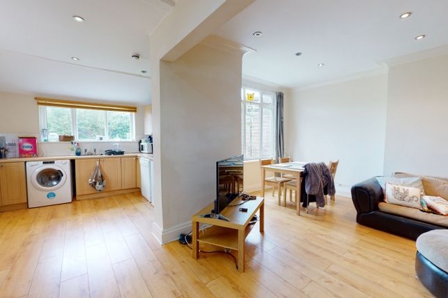 4, Laurel Bank Court Headingley, Leeds photo 2