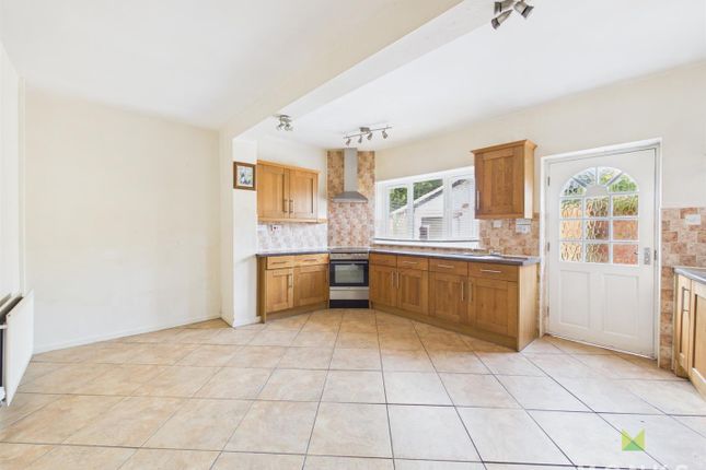 4 Orchard Cottages, Station Road, Oswestry photo 3