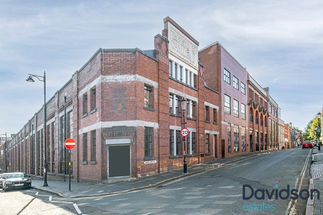 Flat to rent in Derwent House, Livery Street, Jewellery Quarter, Birmingham