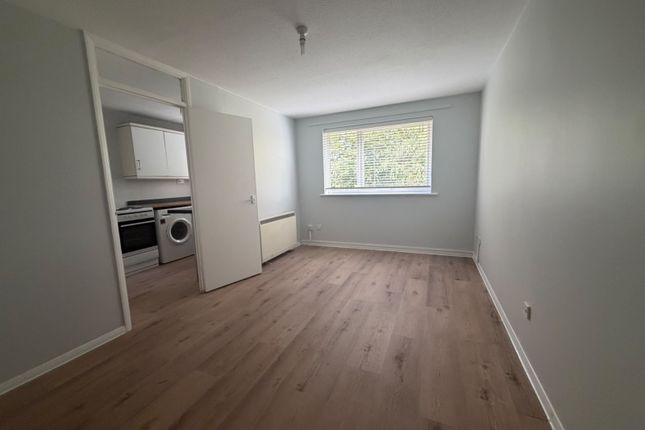 FLAT 45, WILLOUGHBY MEWS, 38 WILLOUGHBY LANE, LONDON photo 3