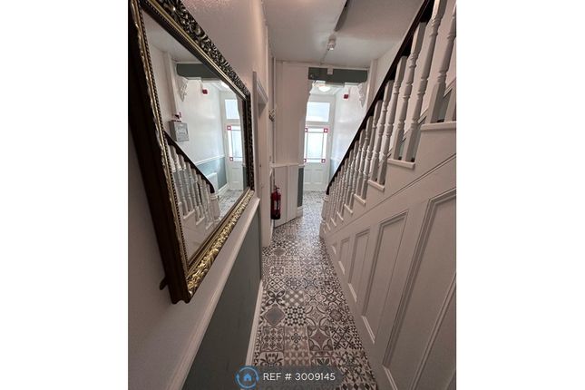 Flat, Upper Cliff Road, Gorleston photo 3