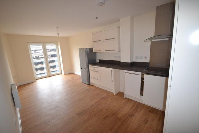Thumbnail Flat to rent in Crecy Court, Lee Circle, Leicester