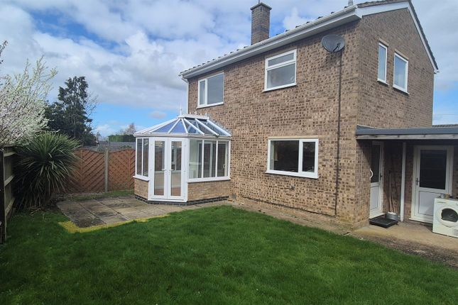8, Drapers Close, Peterborough photo 4