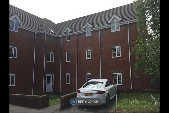 2 bed flat to rent in Windsor Court, Newbury