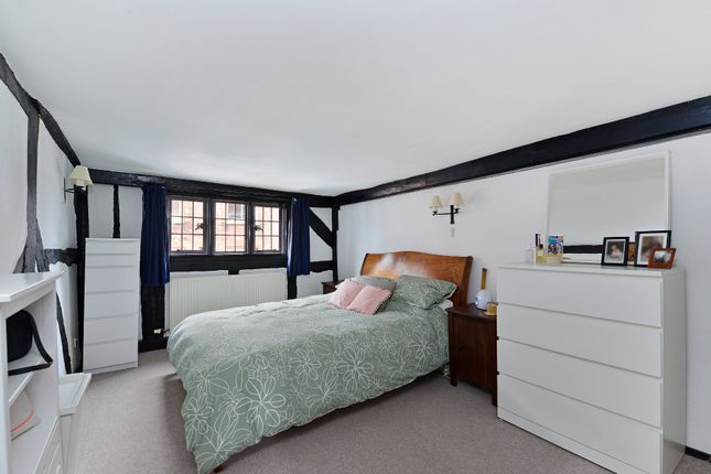 Flat for sale in Godalming, Surrey