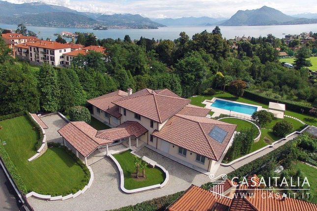 Thumbnail Villa for sale in Via Pietro Canonica, 6, 28838 Stresa Vb, Italy