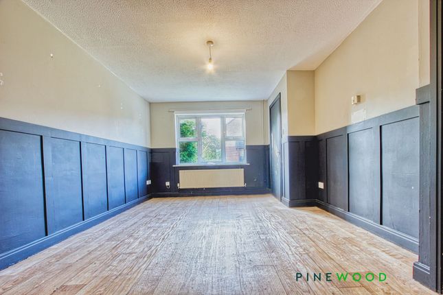 4 Bradbourne Close, Chesterfield photo 3