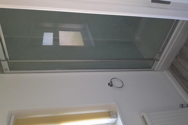 Room 4, 10, Antrobus Road, Salisbury photo 3