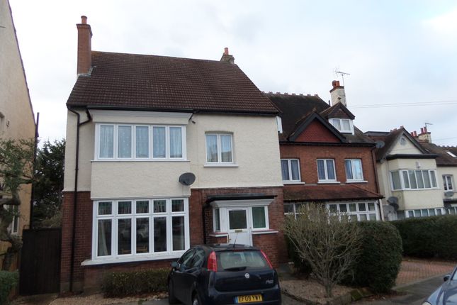 Thumbnail Flat to rent in Kendall Avenue, Sanderstead