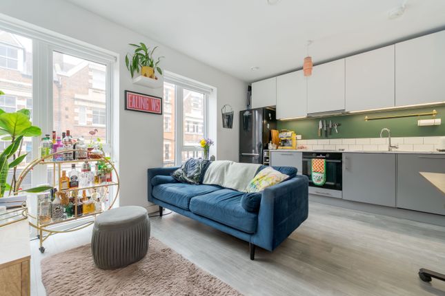 Bond Street, Ealing photo 3