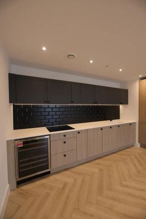 2-bed house on Bramwell Way, London, £2,450/mo