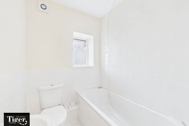 Flat B, 6, Shaw Road, Blackpool photo 4