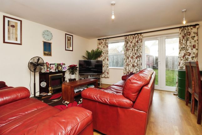 29, Jay Road, Corby photo 3