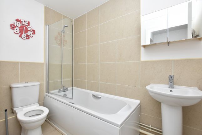 Apt 14, Sheffield photo 2