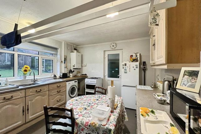 32, St. James Avenue, Congleton photo 3