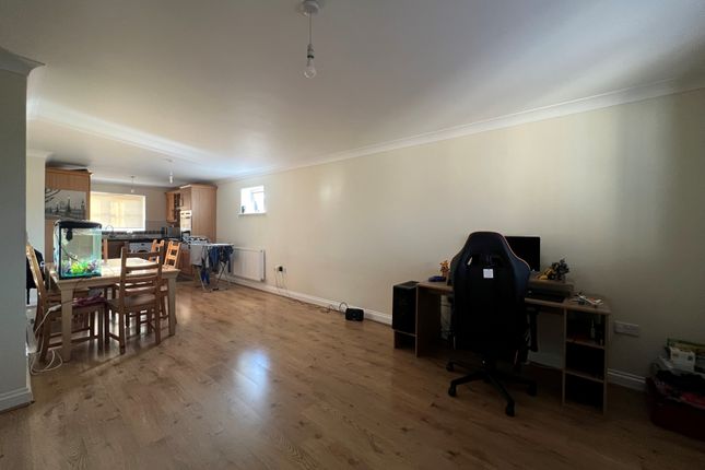 71, Baldock Drive, KING'S LYNN photo 2