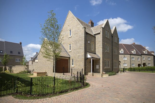 Semi-detached house for sale in Buttercross Lane, Witney