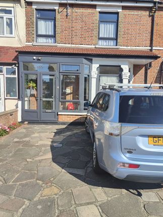 A Lovely 2 Bedroom Flat To Rent In Ilford