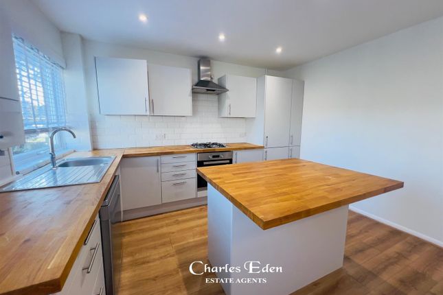 Town house for sale in Westgate Road, Beckenham