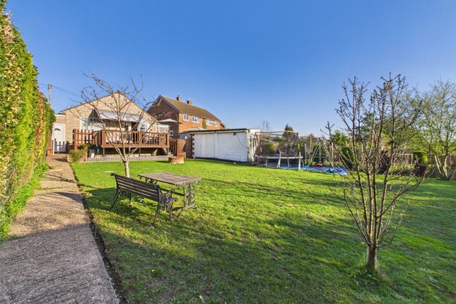 18, Hollymount, Worcestershire photo 2