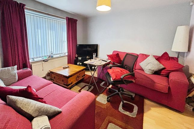 88, Lime Vale Way, Bradford photo 5