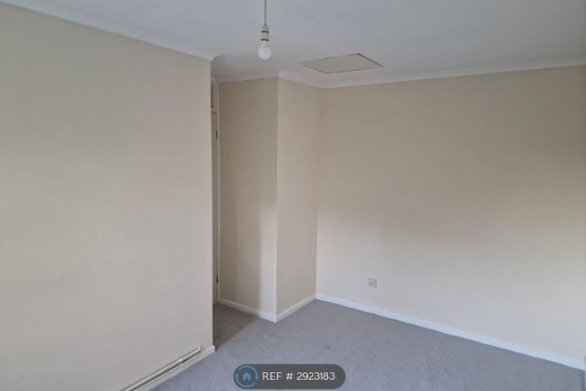 Dresden Close, Corby photo 3